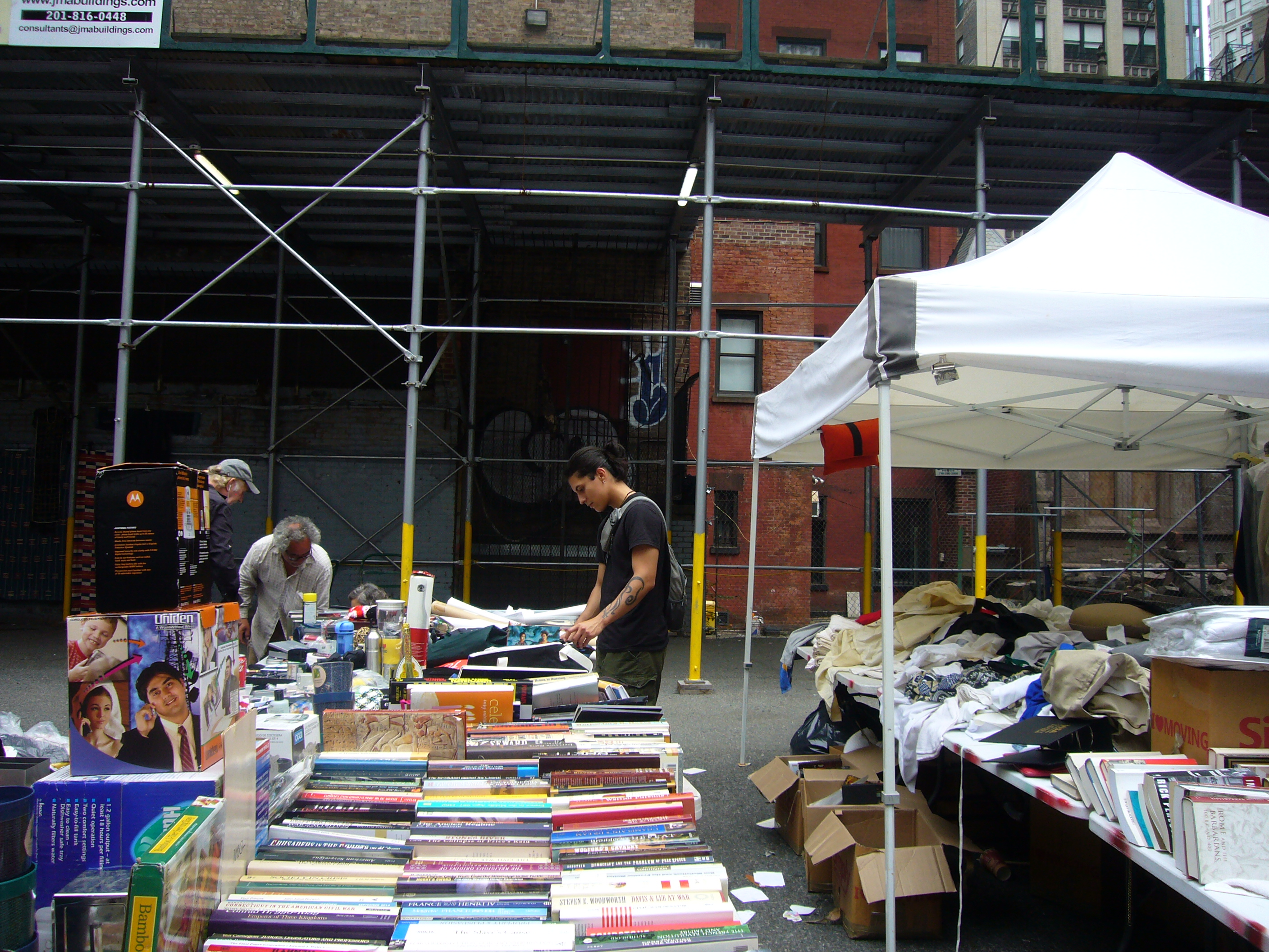 exercises in voyeurism (antique hunting) — R: Chelsea Flea Market, New York City